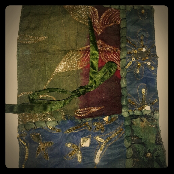 Beautiful vintage 1970s jewelry travel satchel. - Picture 1 of 4